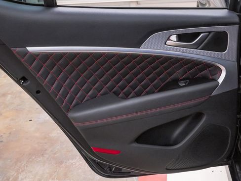 Certified 2022 Genesis G70 3.3T RWD image 27