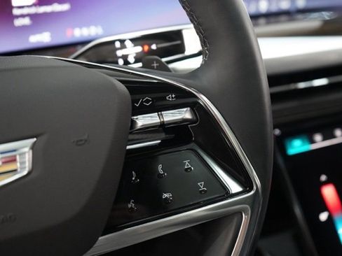 Used 2025 Cadillac Escalade Premium Luxury image 21