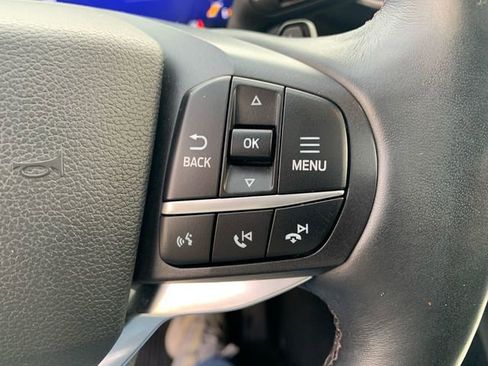 Certified 2020 Ford Explorer Platinum w/ Premium Technology Package image 33