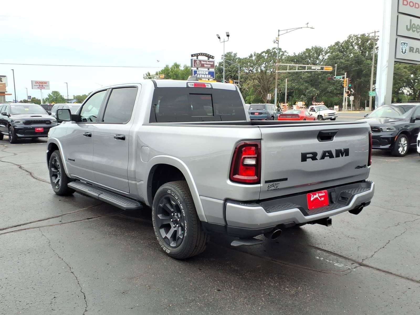 Used 2025 RAM 1500 Big Horn AWD/4WD image 6