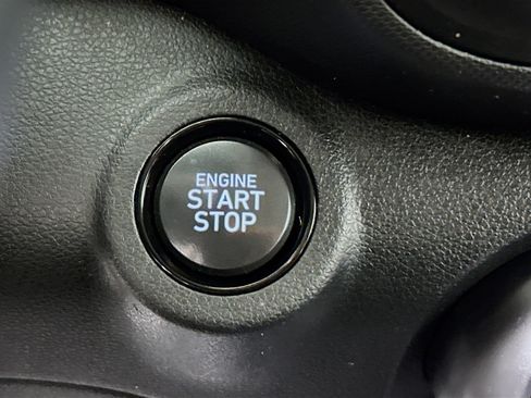 Used 2022 Hyundai Venue Limited image 20