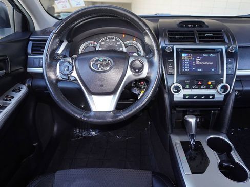 Used 2014 Toyota Camry SE image 10