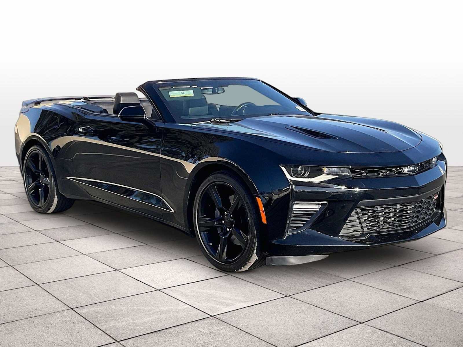 Used 2016 Chevrolet Camaro SS RWD image 2