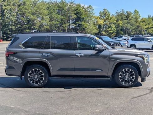Used 2023 Toyota Sequoia Capstone image 8