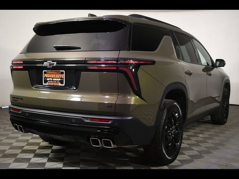 Used 2024 Chevrolet Traverse LT w/ Enhanced Driving Package FWD image 13