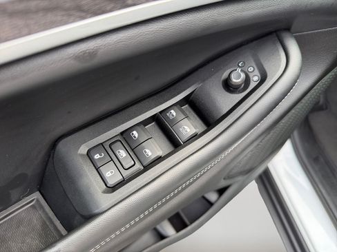 Used 2023 Jeep Grand Cherokee L Limited w/ Luxury Tech Group II AWD/4WD image 21