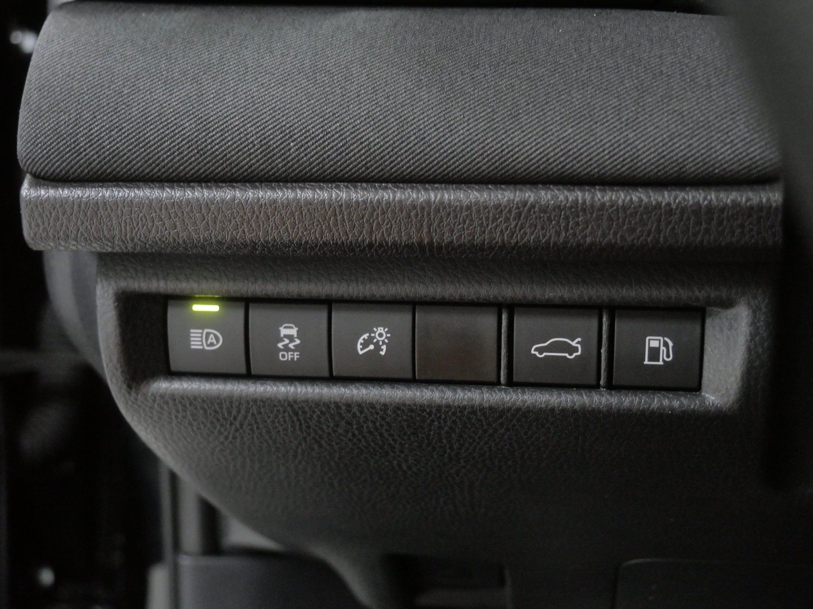Used 2025 Toyota Camry LE FWD image 27