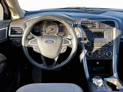 Used 2018 Ford Fusion S image 5
