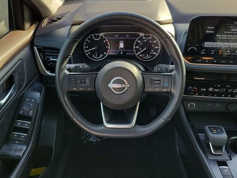 Used 2023 Nissan Rogue SL w/ SL Premium Package image 18