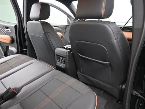 Used 2024 GMC Canyon AT4 w/ Technology Package image 24