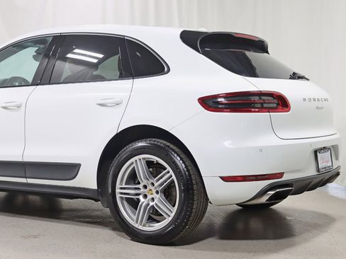 Used 2017 Porsche Macan image 9