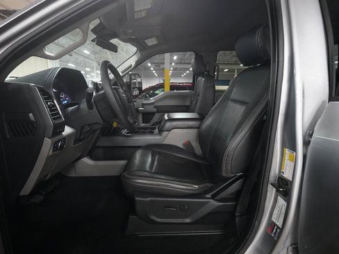 Used 2021 Ford F350 XLT w/ XLT Premium Package image 7