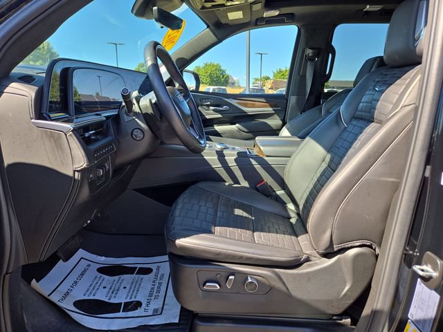 Used 2024 Cadillac Escalade ESV Premium Luxury Platinum AWD/4WD image 2