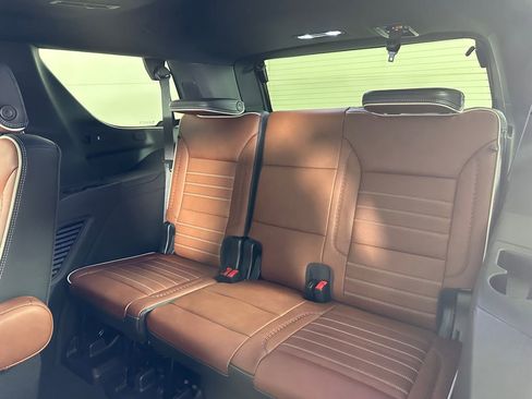 Used 2023 GMC Yukon Denali Ultimate image 24