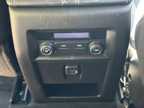 Certified 2023 Chevrolet Traverse LT w/ Rear Camera Mirror Package AWD/4WD image 18