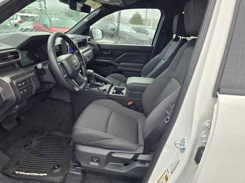 Certified 2025 Toyota Tacoma SR5 image 24