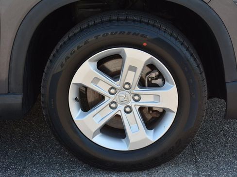 Used 2023 Honda Pilot LX image 32