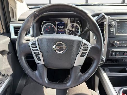Used 2019 Nissan Titan SV w/ SV Convenience Package AWD/4WD image 25