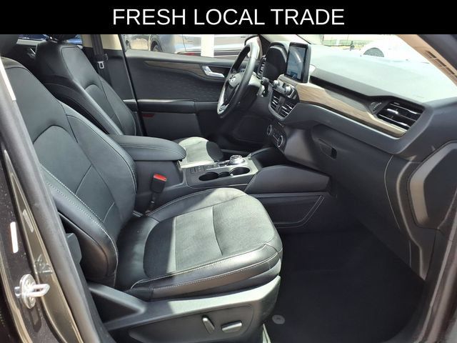 Used 2020 Ford Escape Titanium FWD image 19