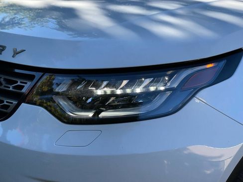 Used 2020 Land Rover Discovery SE image 21