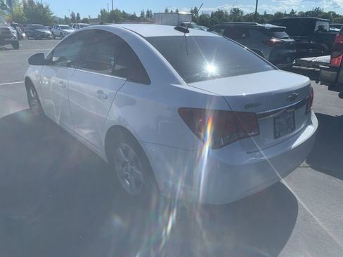 Used 2015 Chevrolet Cruze LT w/ Technology Package FWD image 3