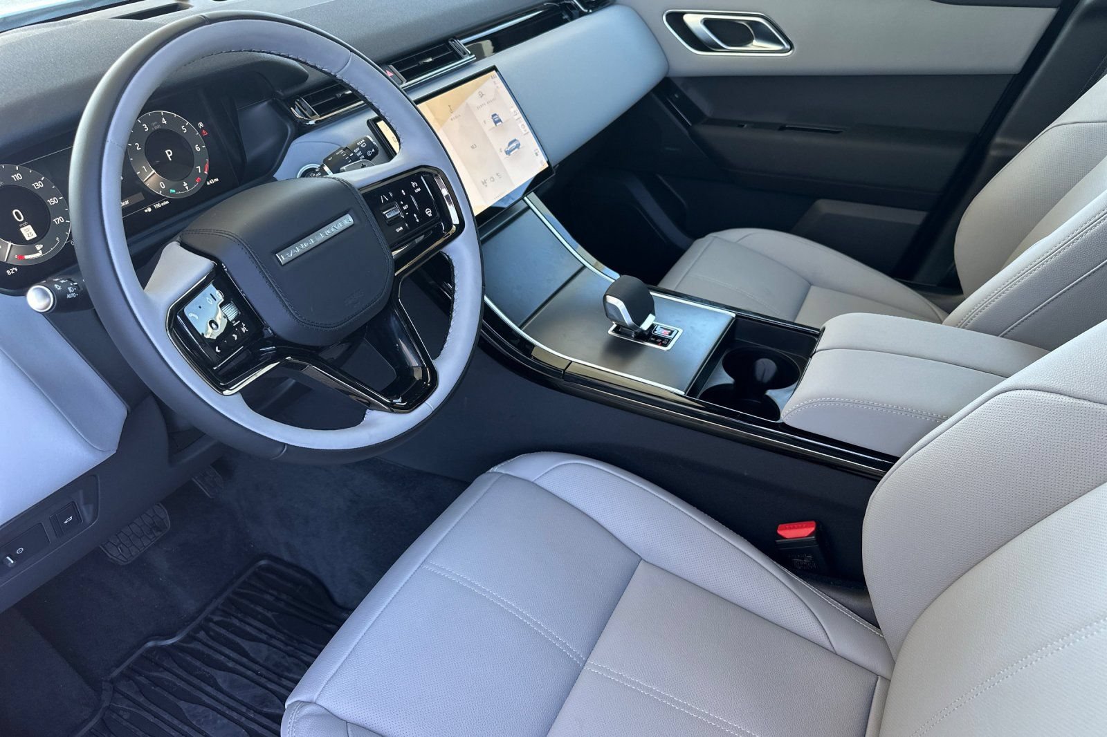 New 2026 Land Rover Range Rover Velar S AWD/4WD image 10