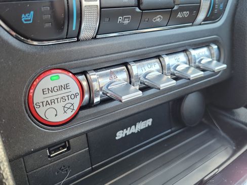 Used 2017 Ford Mustang GT Premium image 29