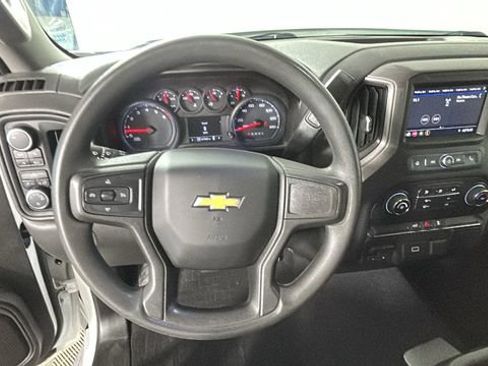 Used 2019 Chevrolet Silverado 1500 Custom w/ Custom Max Trailering Package AWD/4WD image 15