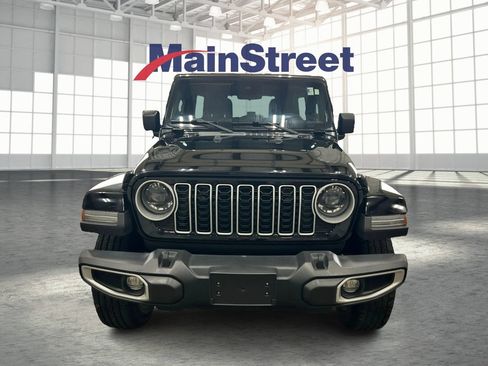 Used 2024 Jeep Wrangler Unlimited Sahara AWD/4WD image 8