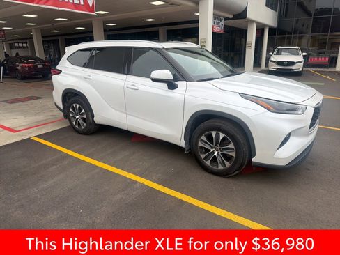 Used 2022 Toyota Highlander XLE image 10