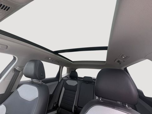 Certified 2023 Volkswagen Taos SEL AWD/4WD image 5