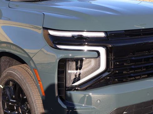 New 2026 Chevrolet Suburban RST image 3