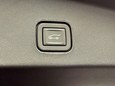 Used 2024 Cadillac Lyriq Sport image 18