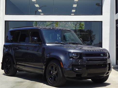 Used 2023 Land Rover Defender 110 X-Dynamic SE AWD/4WD image 9
