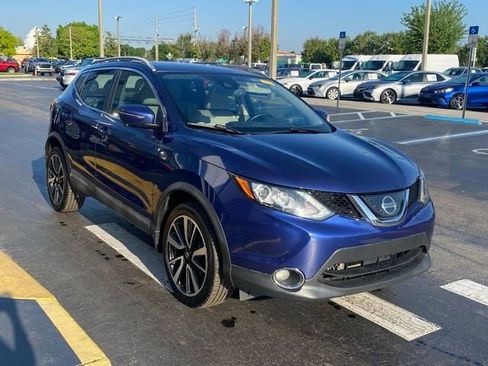Used 2019 Nissan Rogue Sport SL w/ Premium Package image 2