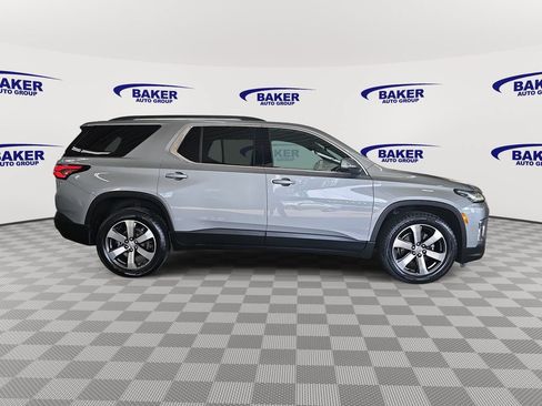 Used 2023 Chevrolet Traverse LT w/ LT Premium Package AWD/4WD image 4