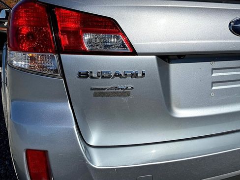 Used 2013 Subaru Outback 2.5i Limited w/ Moonroof Pkg image 8