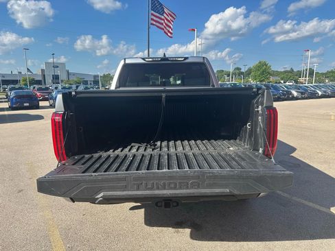 Used 2022 Toyota Tundra SR5 w/ SR5 Convenience Package image 7