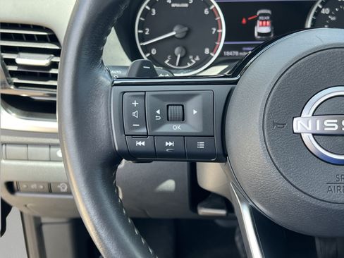 Used 2023 Nissan Rogue SL w/ SL Premium Package FWD image 11