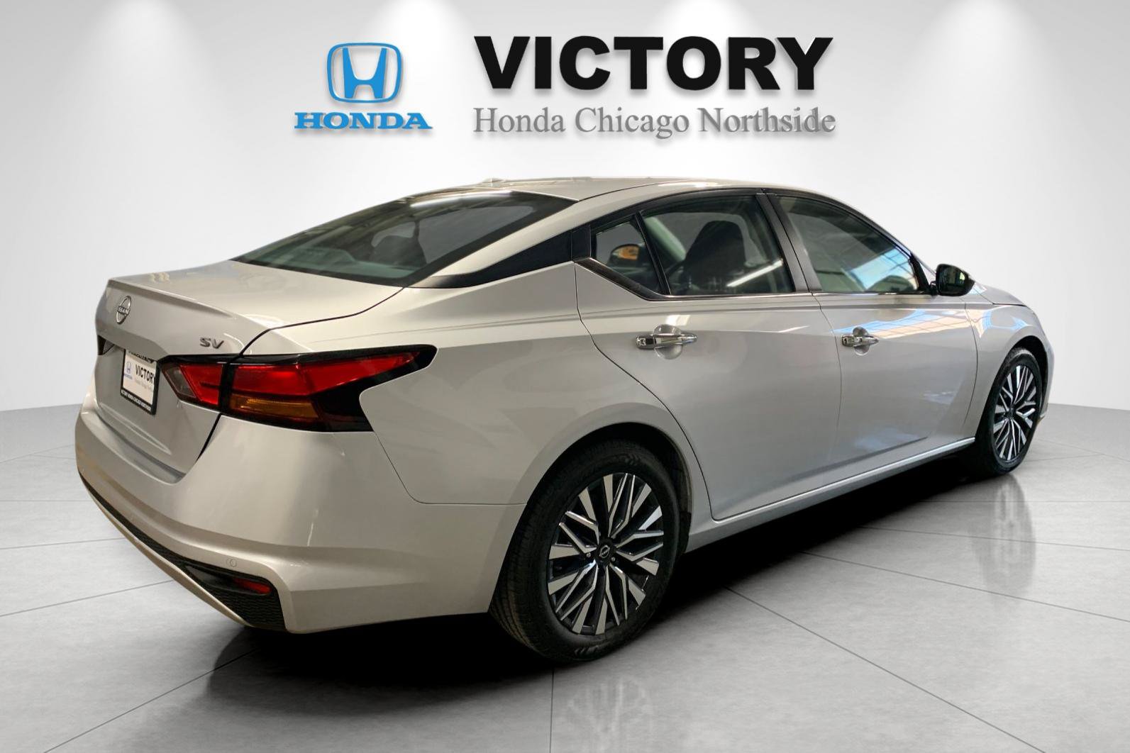 Used 2024 Nissan Altima 2.5 SV FWD image 3