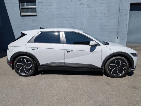Used 2024 Hyundai Ioniq 5 SEL AWD/4WD image 2
