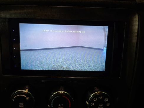Used 2010 Dodge Challenger SE RWD image 13