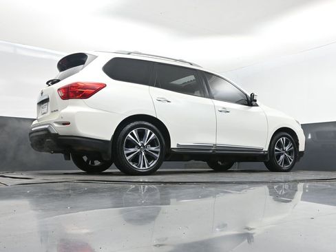 Used 2019 Nissan Pathfinder Platinum image 42