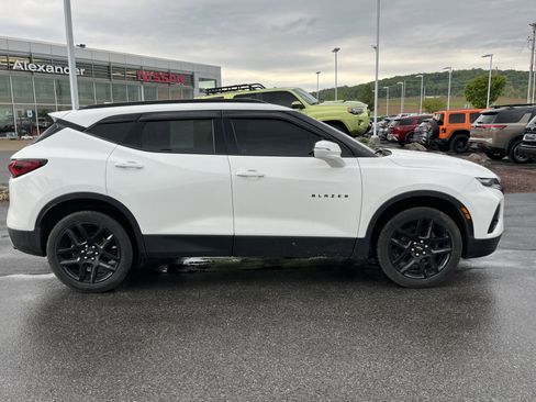 Used 2021 Chevrolet Blazer LT AWD/4WD image 2