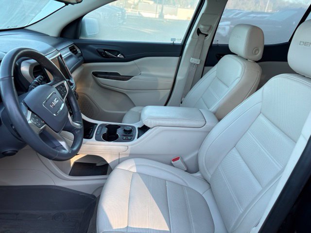 Used 2023 GMC Acadia Denali w/ Denali Ultimate Package AWD/4WD image 9