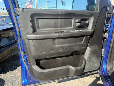 Used 2017 RAM 1500 Express AWD/4WD image 10