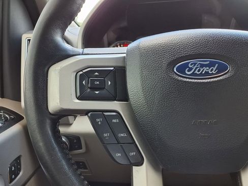 Used 2019 Ford F150 Lariat image 36