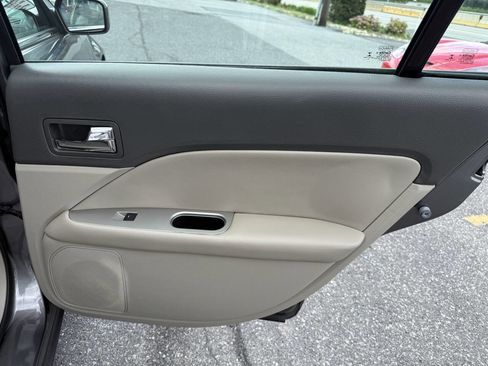 Used 2012 Ford Fusion SEL FWD image 17