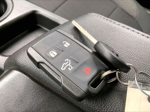 Used 2021 Chevrolet Silverado 2500 LT w/ Z71 Off-Road Package image 15