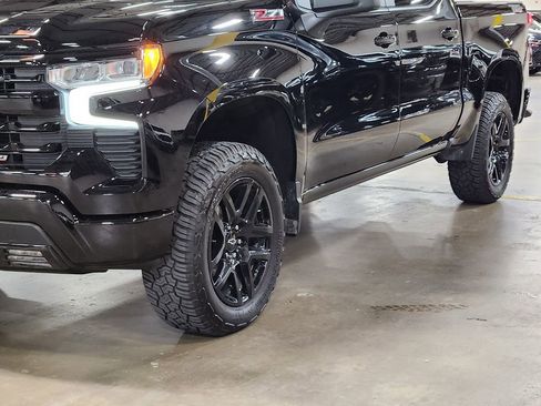 Used 2025 Chevrolet Silverado 1500 LT Trail Boss w/ Convenience Package II image 17